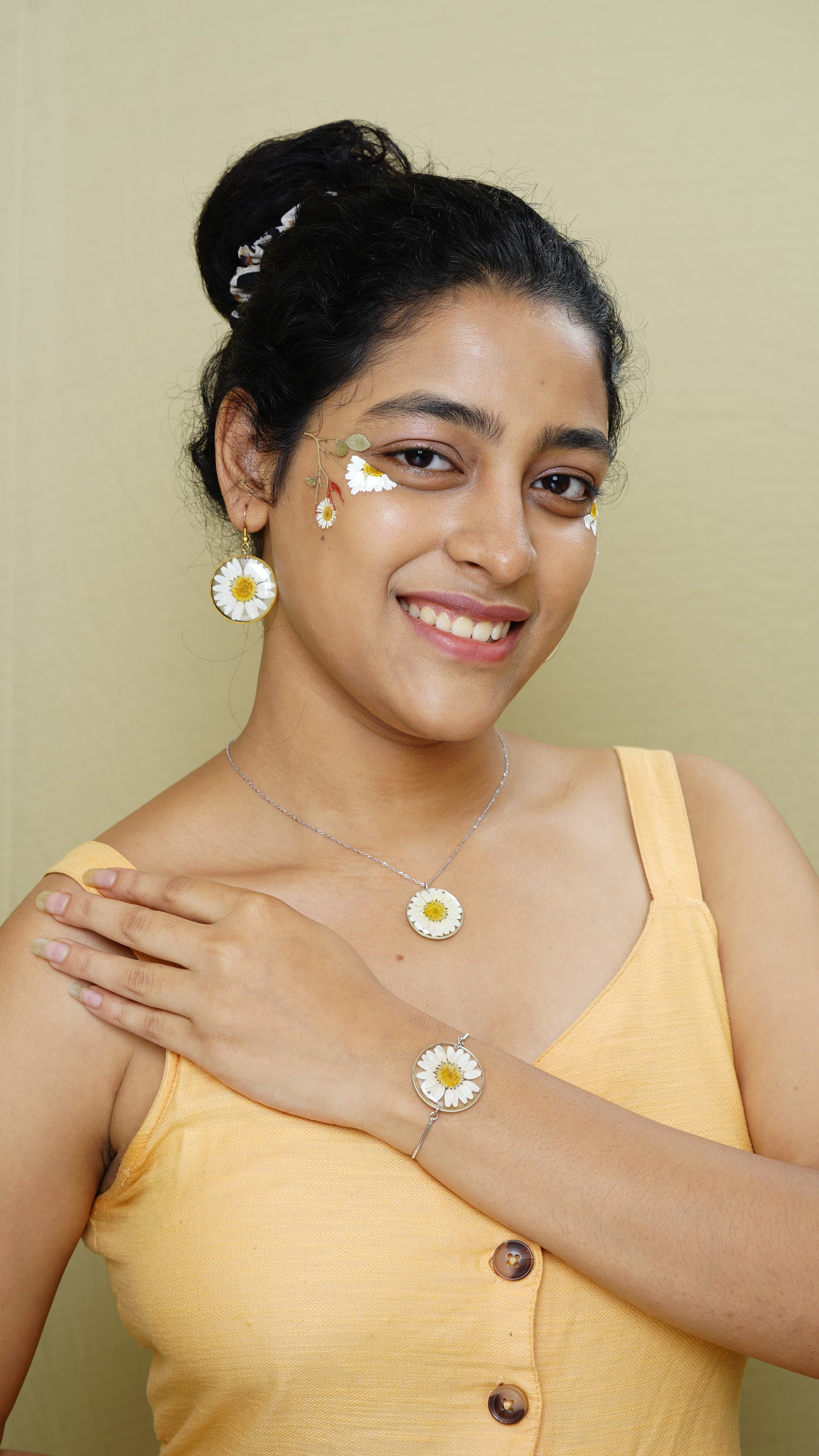 Daisy Necklace
