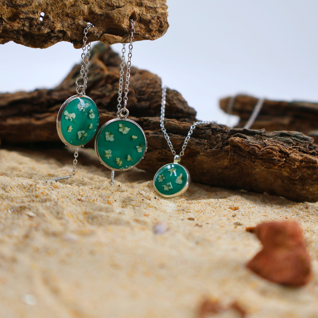 Tiny green heart Jewellery set