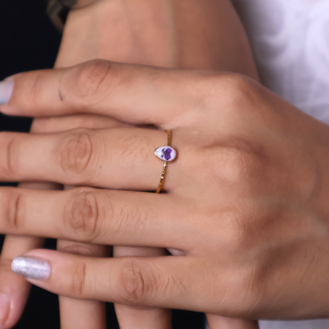 Love Parade 18k Gold Ring (Purple)