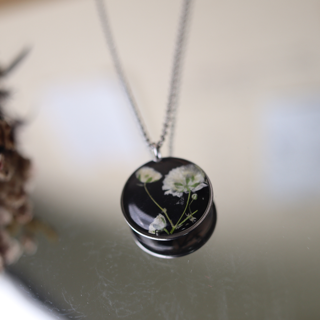 Tiny Flowers Preserved Jewellery Owwn it Owwn it