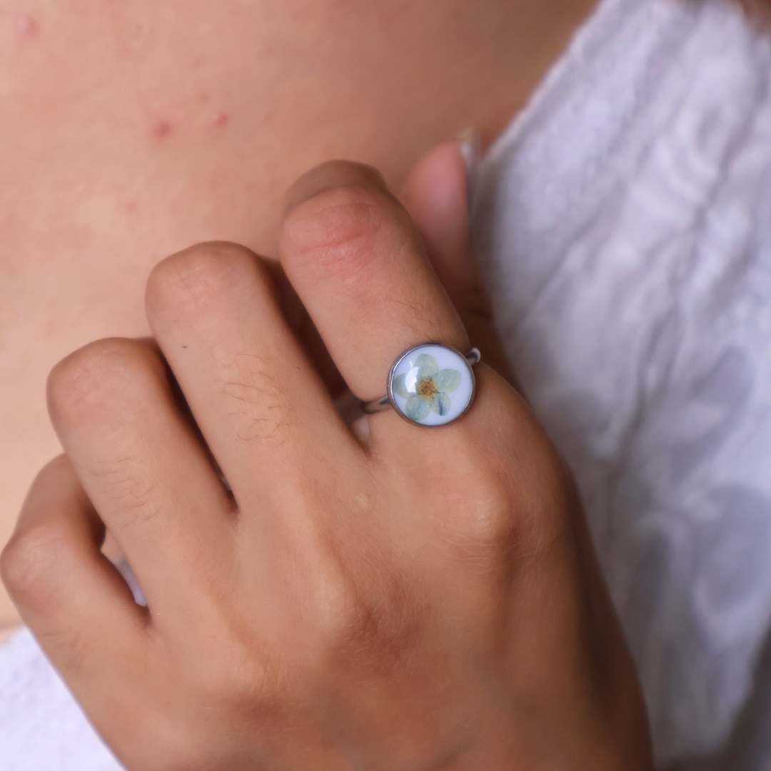 Tiny Forget me not Ring