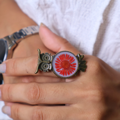 Star-Red Aster Owl Ring