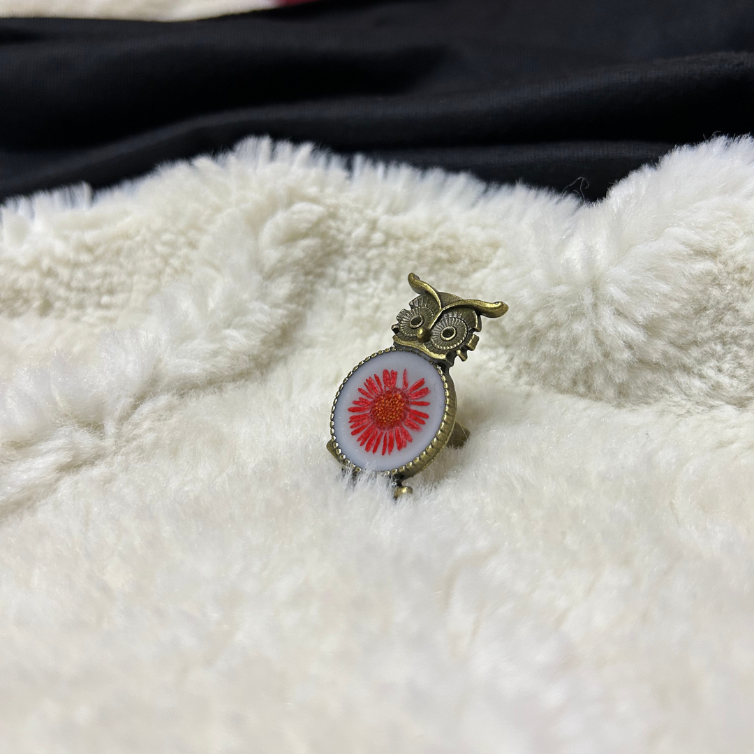 Star-Red Aster Owl Ring