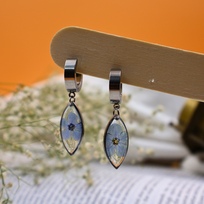 Tiny Forget Me Not Earring