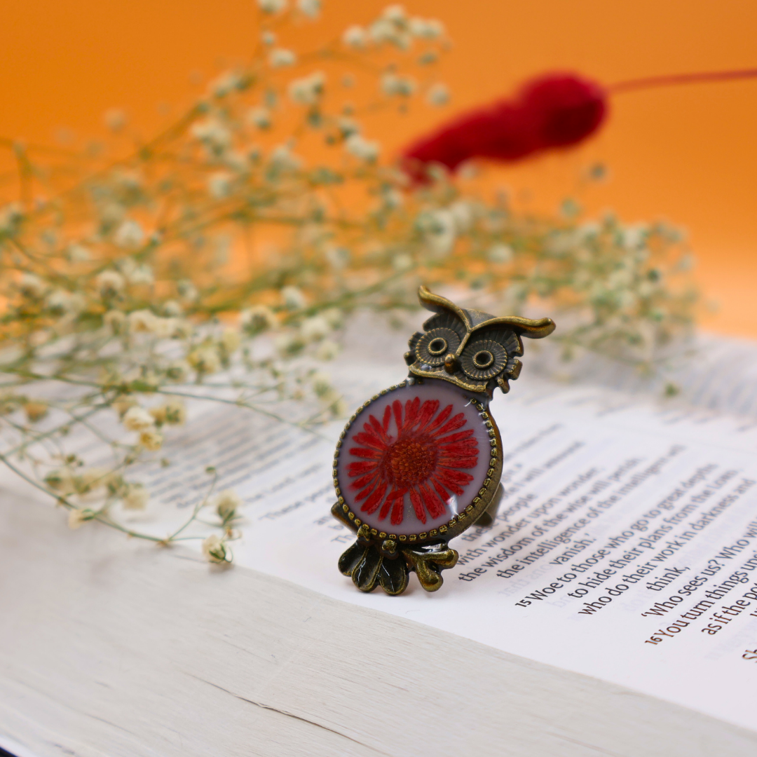 Star-Red Aster Owl Ring