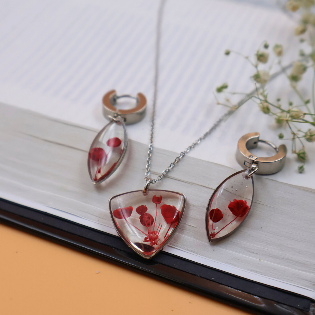 Red Gypsophila Necklace Jewellery set