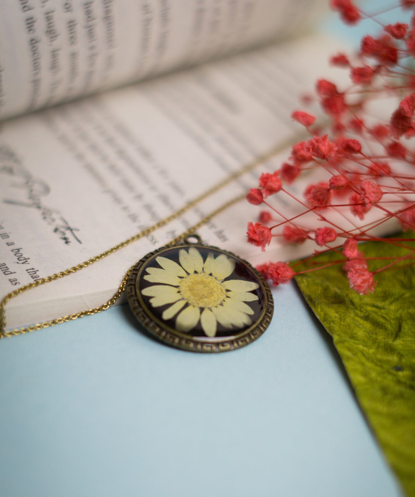 Dazzling Daisy Necklace