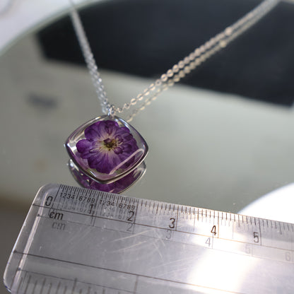 Chrysanthemum Necklace