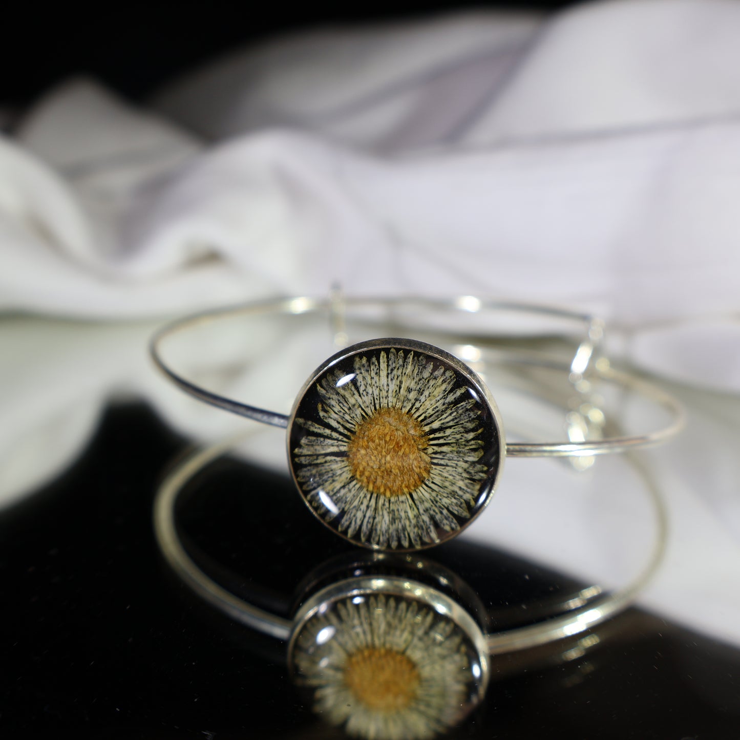 White Aster Bloom  Bracelet ( Metal )