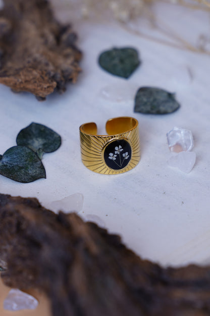 Black ONYX Ring 18k gold